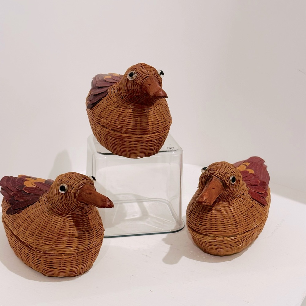 Vintage Woven Rattan Wicker Little Basket Duck Farmhouse Brown (05000) - Picture 2 of 11